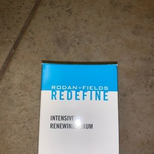 Rodan and fields redefine serum capsules